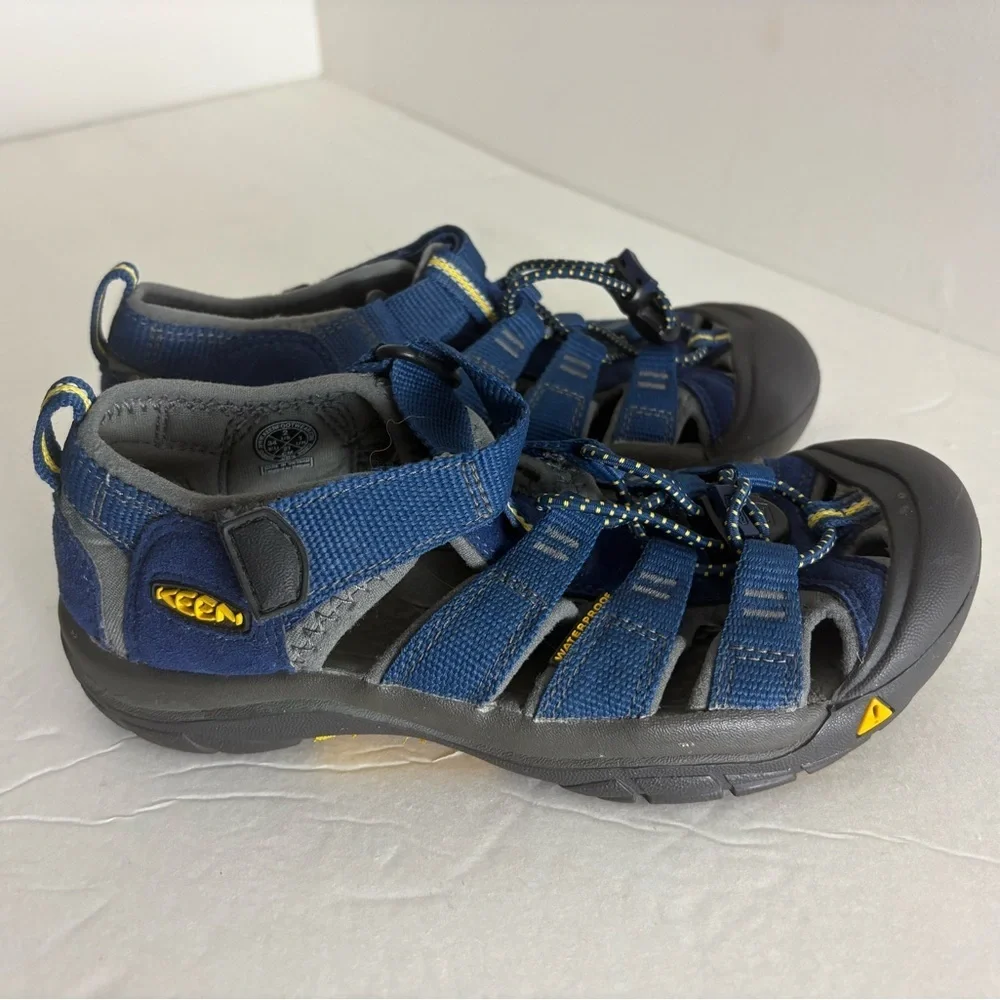 KEEN Kids Navy and Gray Sandals